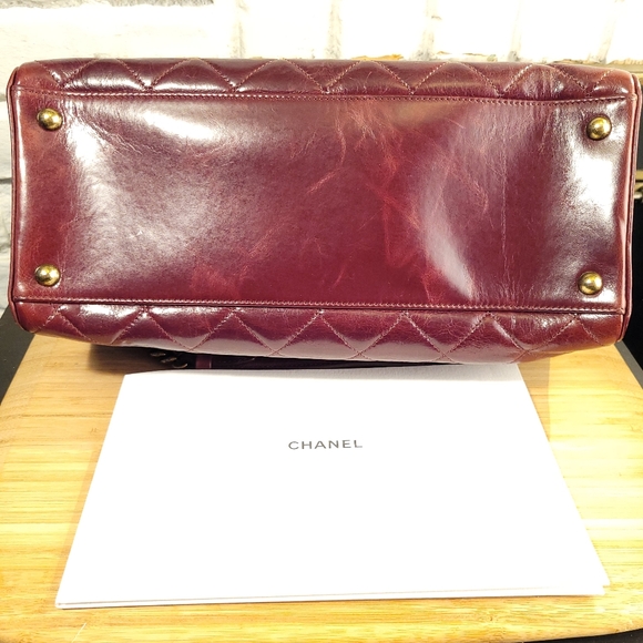 Chanel Quilted Lambskin Perfect Edge Tote - Picture 9 of 15